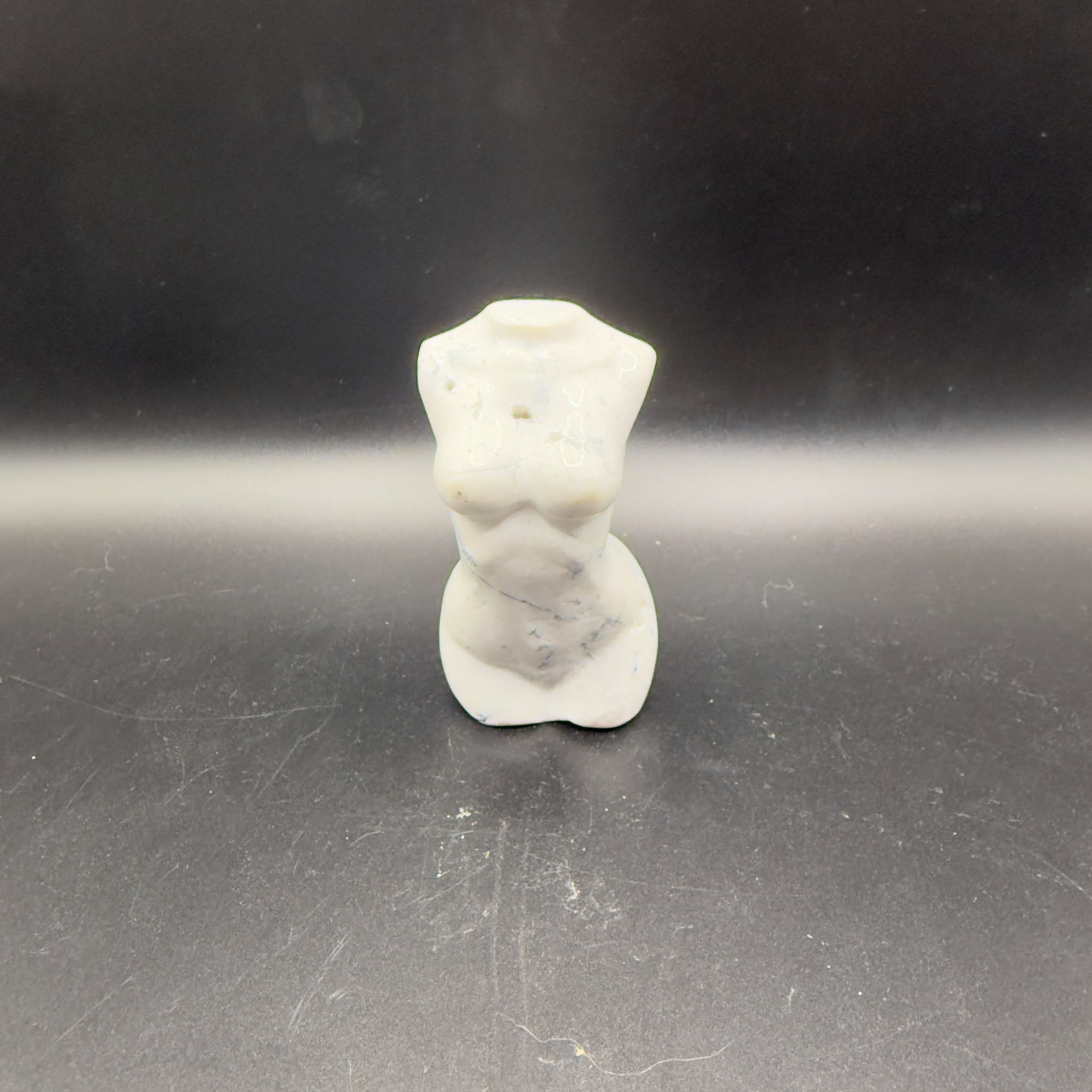 Howlite Lady Body | Anxiety Relief | Crystals UK